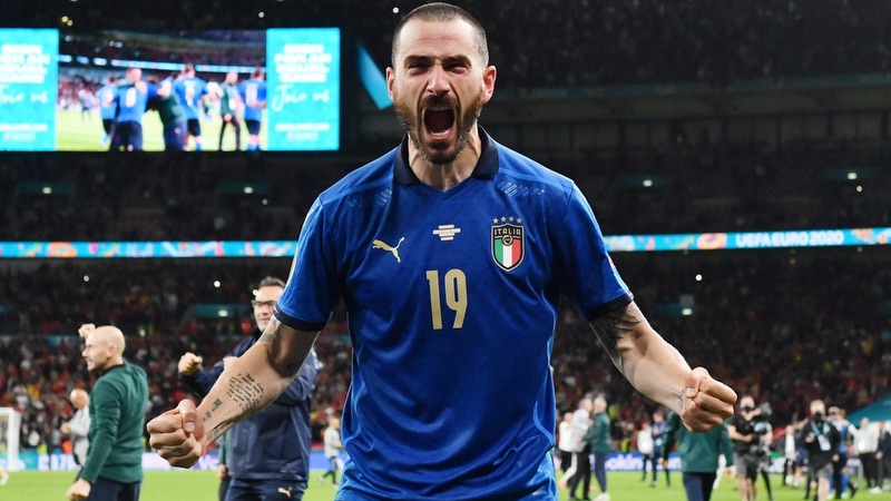 Cầu thủ Leonardo Bonucci thực sự là một người Ý thành công và vĩ đại Cầu thủ Leonardo Bonucci thực sự là một người Ý thành công và vĩ đại