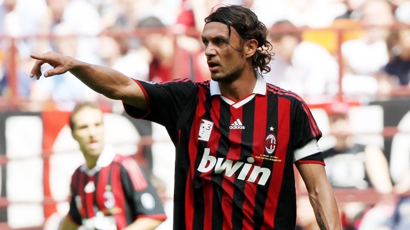 Cầu thủ Paolo Maldini có được mọi danh hiệu vĩ đại với Milan Cầu thủ Paolo Maldini có được mọi danh hiệu vĩ đại với Milan