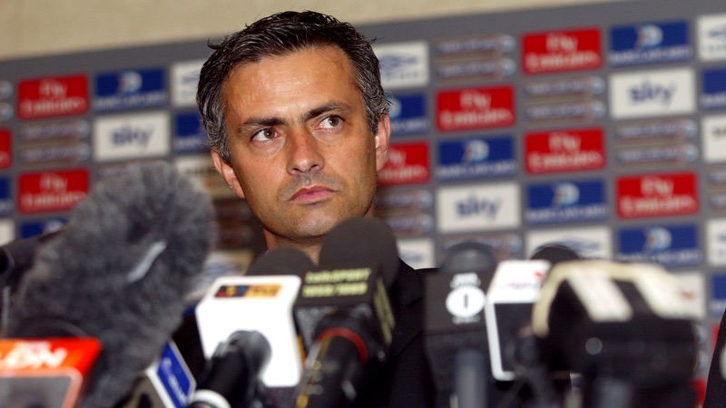 Có lẽ trong lịch sử bóng đá, chỉ có duy nhất một người như huấn luyện viên Jose Mourinho Có lẽ trong lịch sử bóng đá, chỉ có duy nhất một người như huấn luyện viên Jose Mourinho