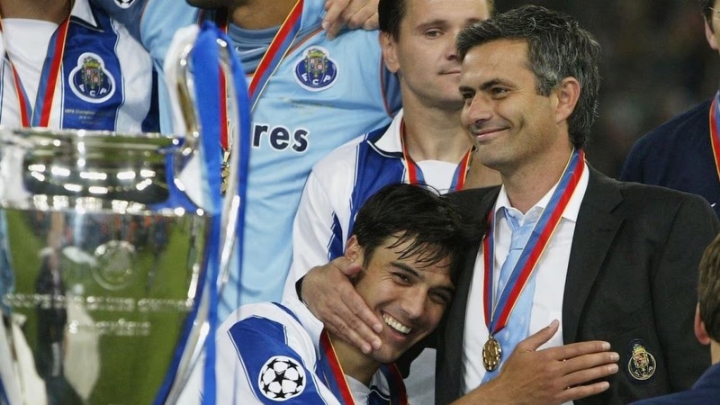 Huấn luyện viên Jose Mourinho chẳng mất nhiều thời gian để khẳng định tài năng của ông Huấn luyện viên Jose Mourinho chẳng mất nhiều thời gian để khẳng định tài năng của ông